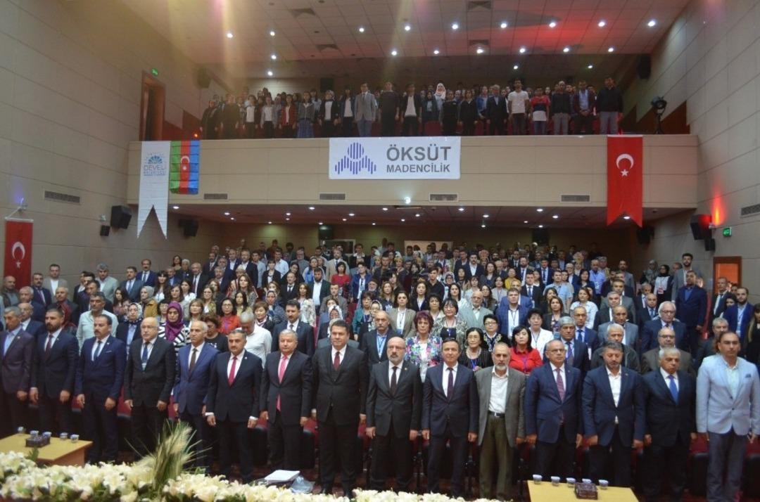 Develi Aşık Seyrani ve T&uuml;rk K&uuml;lt&uuml;r&uuml; Kongresine Yoğun İlgi