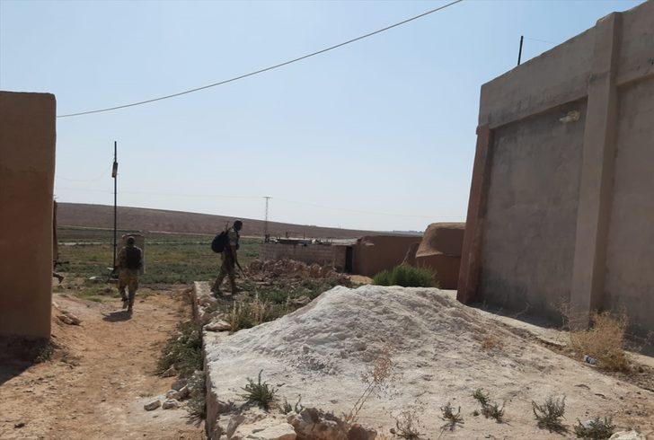 Tel Abyad'da YPG/PKK'lılar silahlarını bırakarak kaçtı G3