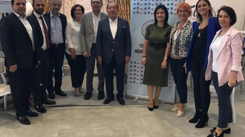 Mikrokredili kadınların &uuml;r&uuml;nleri KİGDER standında