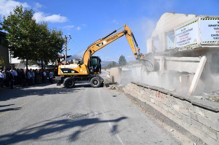 SDÜ-Adliye  Bulvarı’nın önündeki tüm engeller ortadan kalktı G5