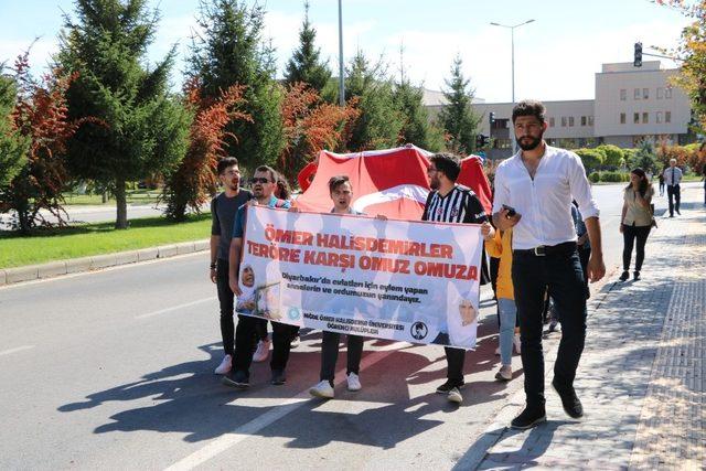 Öğrencilerden Diyarbakır annelerine destek