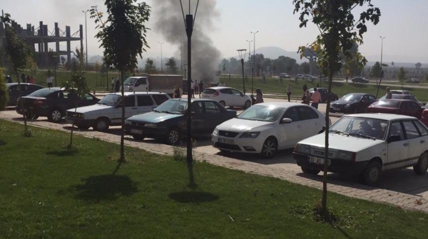 Park halindeki ara&ccedil; yandı