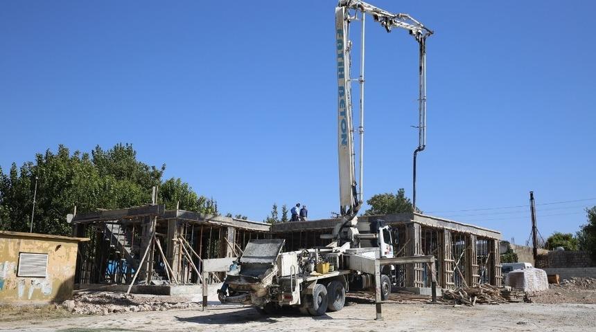 Karak&ouml;pr&uuml;&rsquo;de halı dokumaya kadın eli değecek