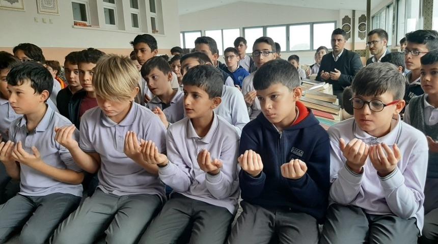 &Ouml;ğrencilerden askere &rsquo;Fetih Sureli&rsquo; destek