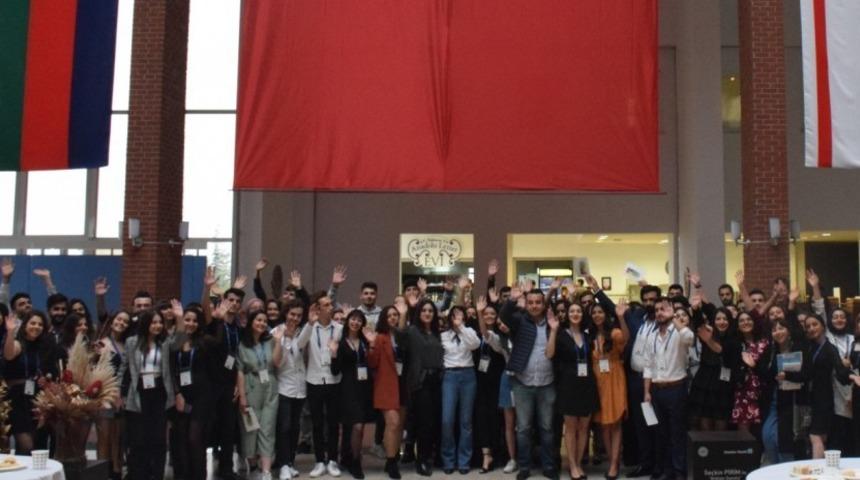 G&ouml;n&uuml;ll&uuml; Toplumsal Hizmetler Kul&uuml;b&uuml; tanışma toplantısında buluştu