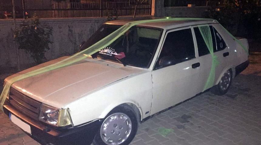 Gelin arabası gibi süslenen otomobilde uyuşturucu ele geçirildi