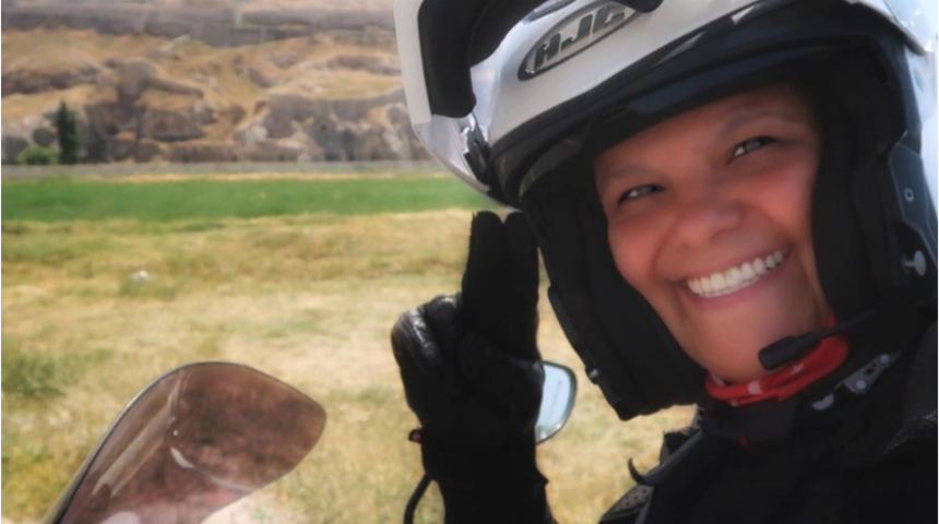 D&uuml;nya turunda kanseri yendi şimdi kadınlara umut oluyor