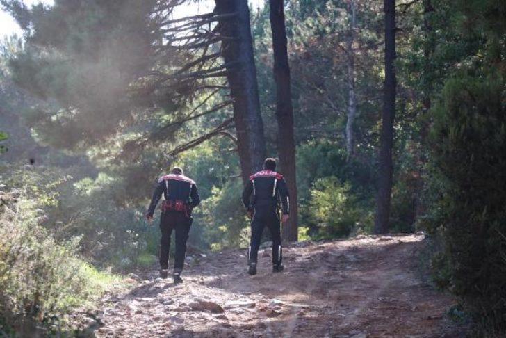 İstanbul'da hareketli dakikalar! Gözaltındaki şüpheli polis aracını kaçırdı G3