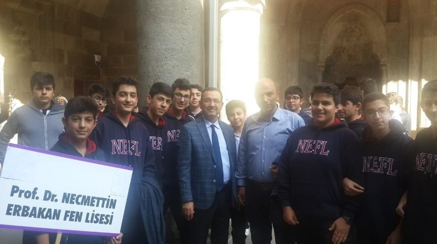 Tarihi medresede tarih dersi