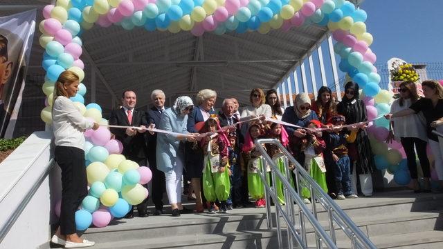 Burhaniye’de anaokulu açılışını Bakan eşi Rana Selçuk yaptı