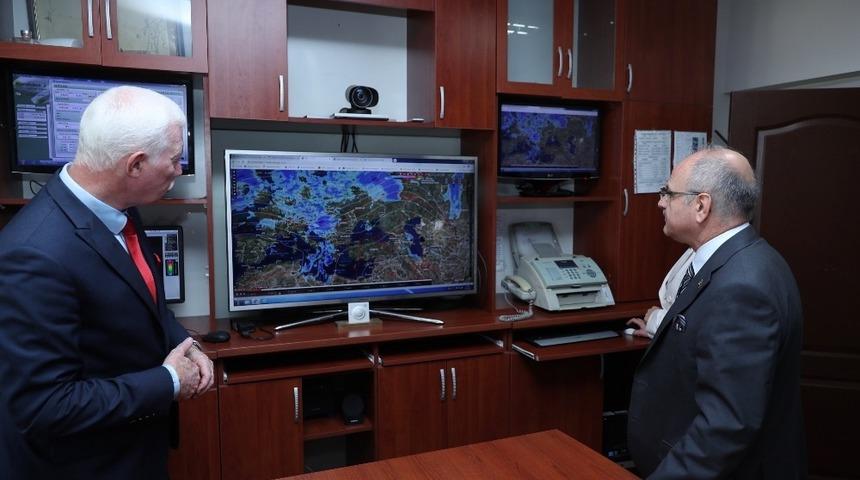 Vali Çakacak’tan Meteoroloji 3. Bölge Müdürlüğüne ziyaret