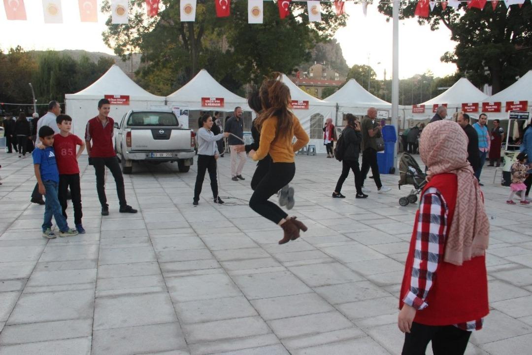 Afyonkarahisar&rsquo;da el sanatları ş&ouml;leni yaşanıyor