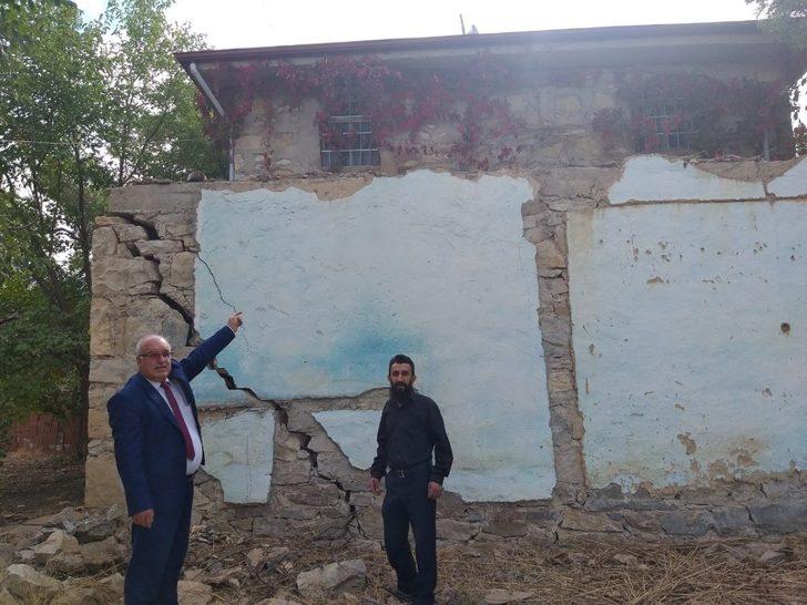 Duvarları çatlamıştı, kontrollü yıkımı yapıldı G1