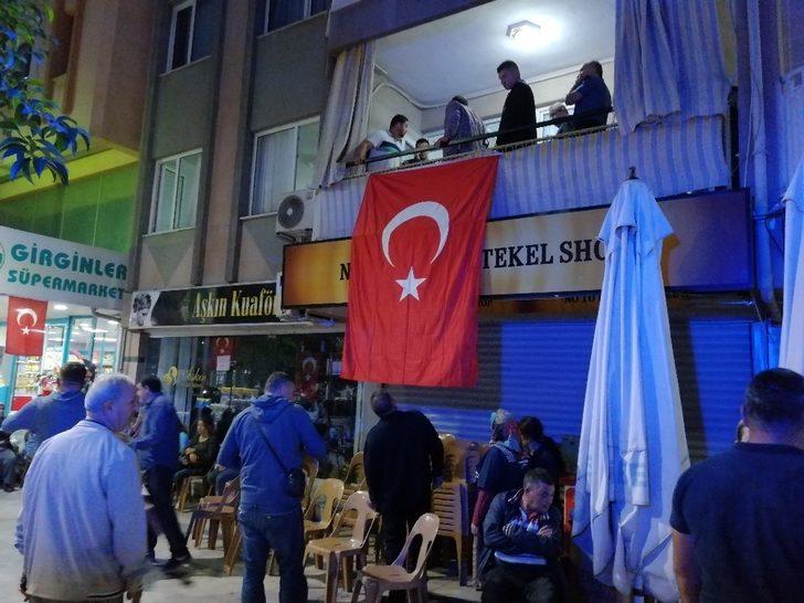 Şanlıurfa'nın Akçakale ilçesinde şehit olan Cihan Güneş'in baba evine ateş düştü G1