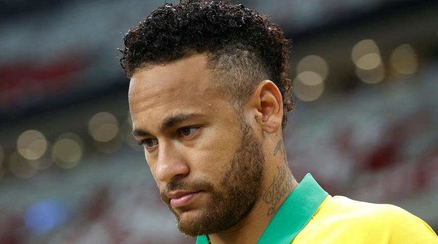 Neymar, Brezilya Milli Takımı'nın formasını 100 kez giydi