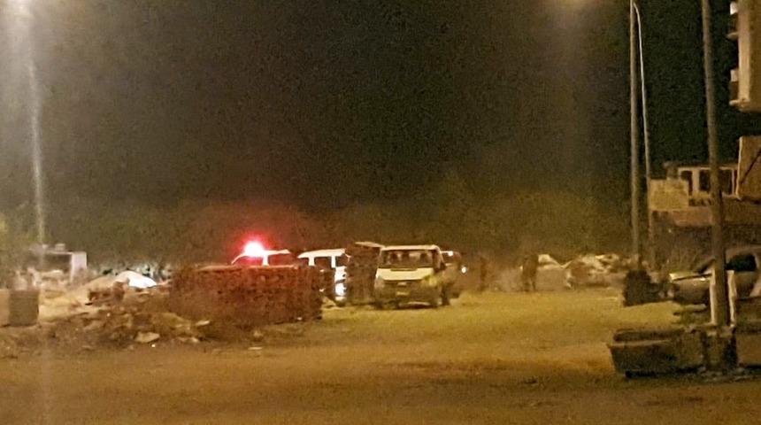 Polisten kaçmaya çalışan şahısların üzerinden kenevir çıktı