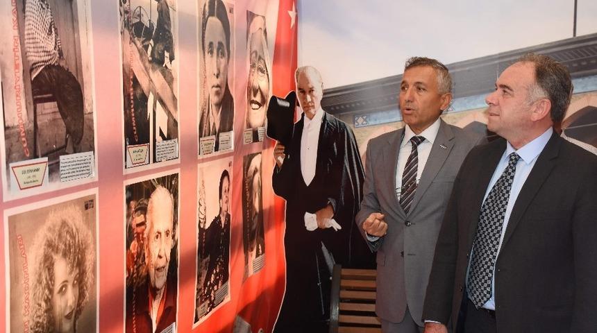 Cumhuriyet tırı Germencik’te ziyarete açıldı