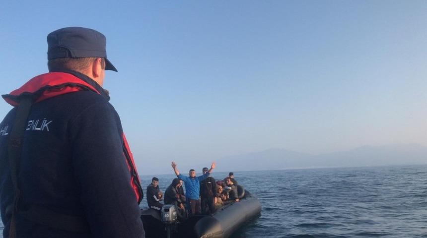 Kuşadası Körfezi’nde 40’ı çocuk 81 göçmen yakalandı