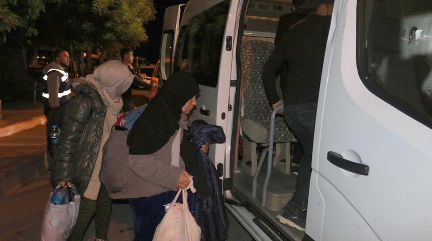 Foça'da 42 göçmen yakalandı