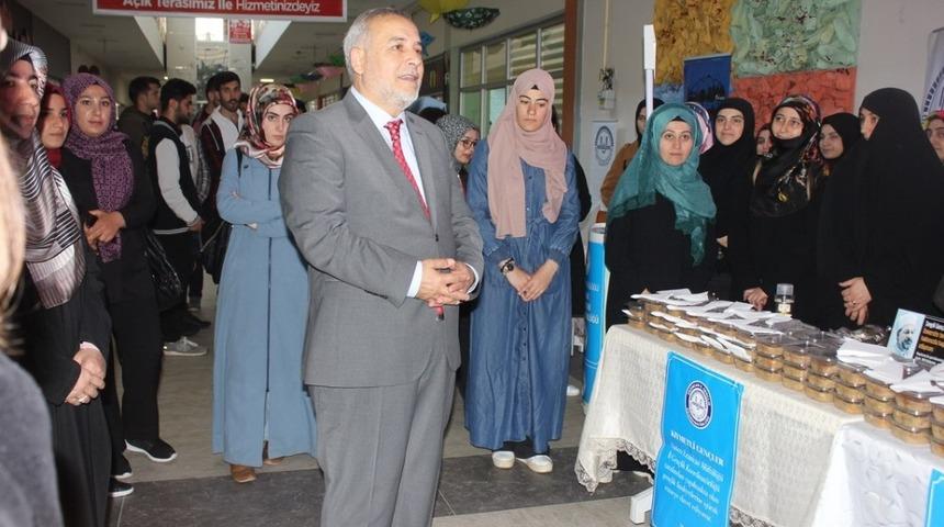 &Ouml;ğrencilere y&ouml;nelik gen&ccedil;lik hizmetleri faaliyetleri s&uuml;r&uuml;yor