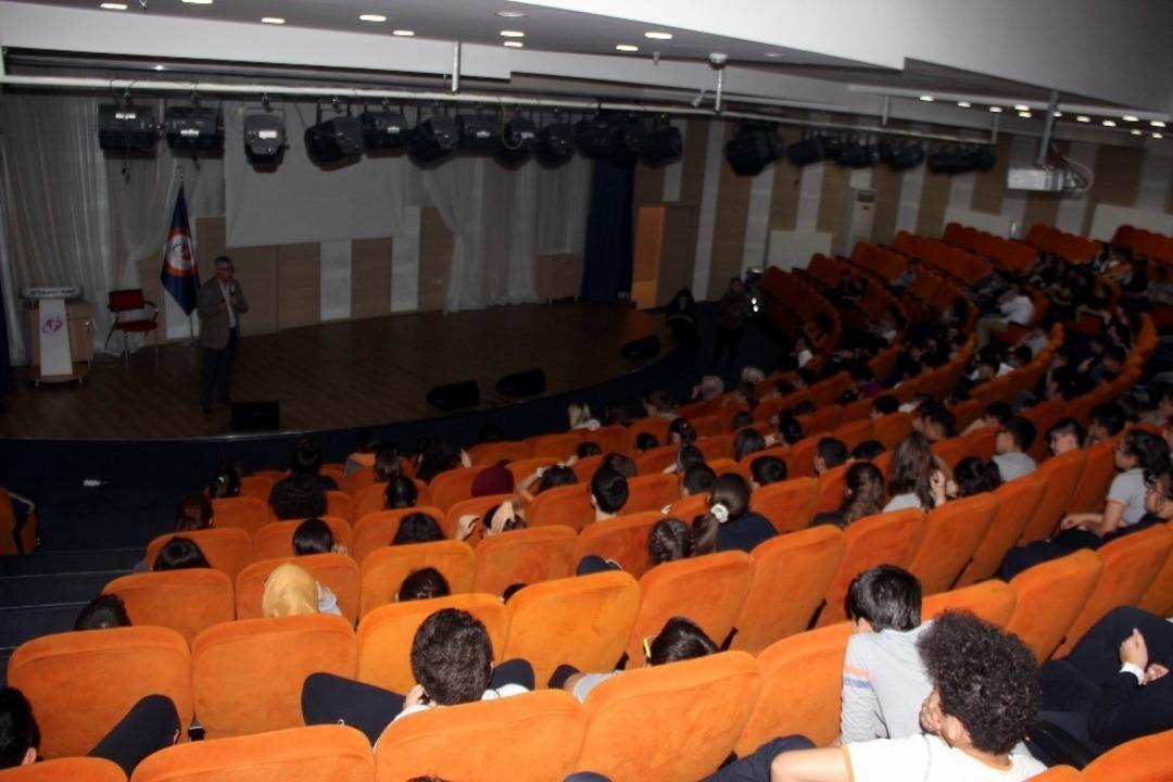 Tekden Koleji &ouml;ğrencileri g&ouml;ky&uuml;z&uuml;n&uuml; inceledi