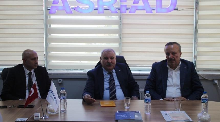 Danışman, &ldquo;Askerimizin ve kolluk kuvvetlerimizin yanında olmak vatandaşlık g&ouml;revimizdir&rdquo;