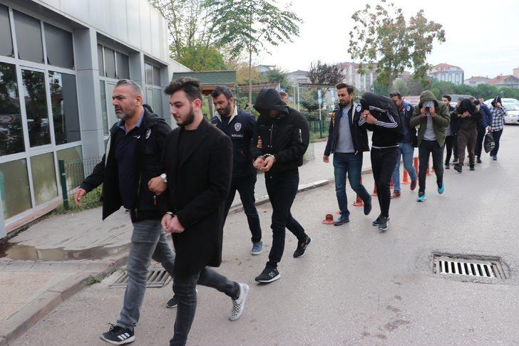 100 bin kişinin banka hesabını ele geçiren 'Hacker’lar adliyeye sevk edildi G1