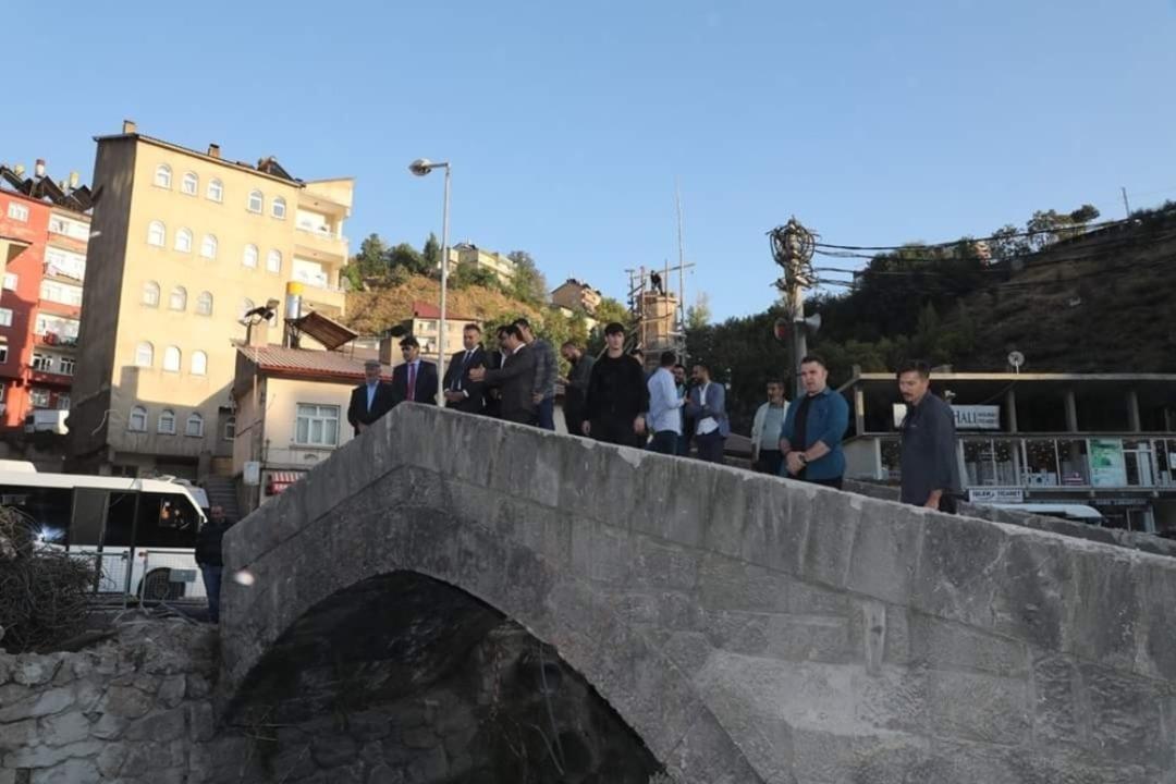 Vali Oktay &Ccedil;ağatay, yıkım &ccedil;alışmasını inceledi