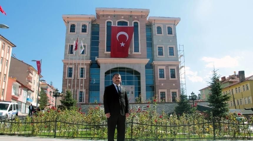 Akdağmadeni&rsquo;nden Barış Pınarı Harekatı&rsquo;na bayraklı destek