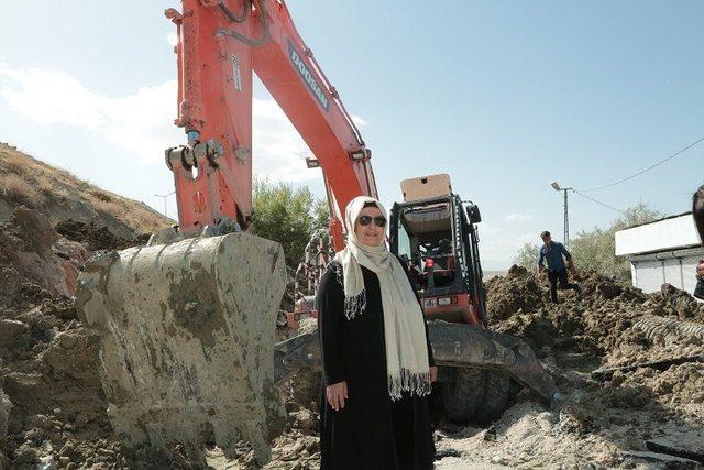 VASKİ ekibinden kanalizasyon çalışması