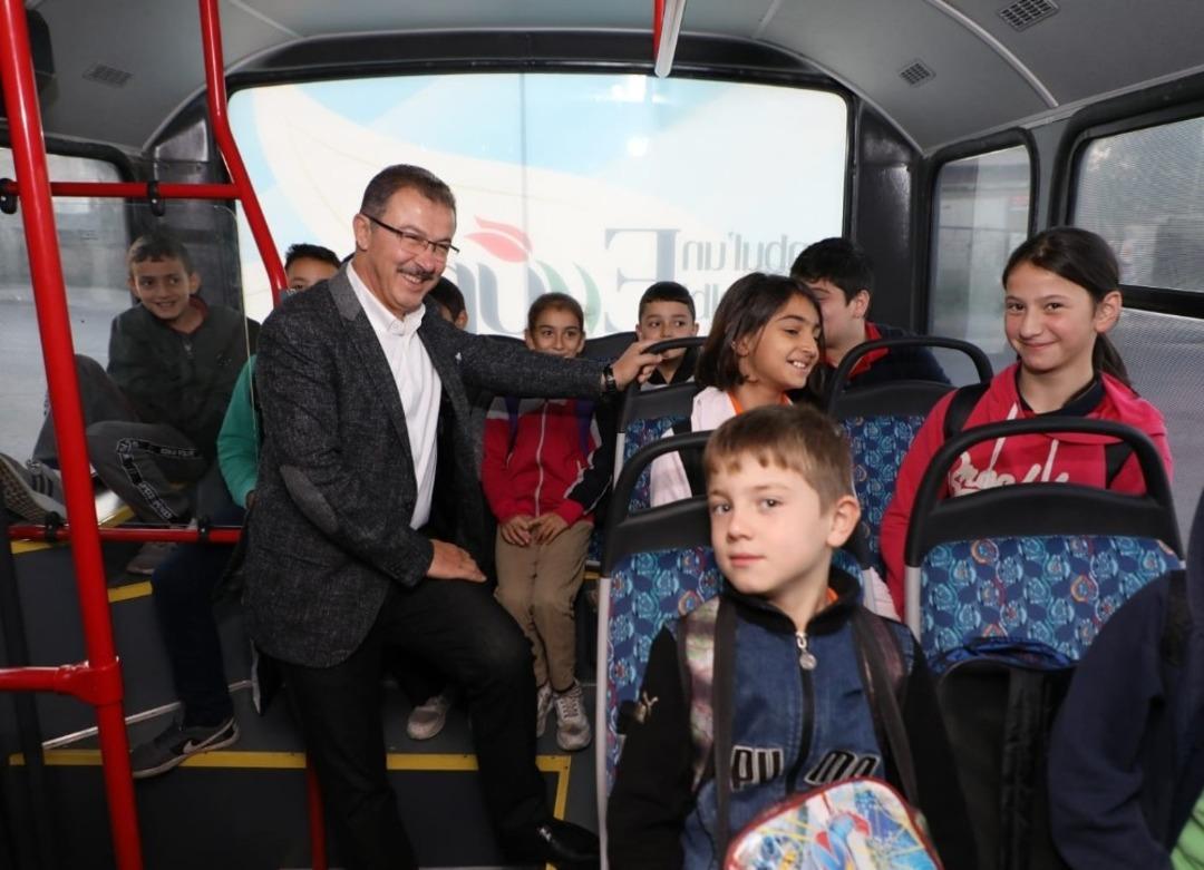 Pirin&ccedil;&ccedil;i k&ouml;y&uuml;ndeki &ouml;ğrencilere &uuml;cretsiz servis