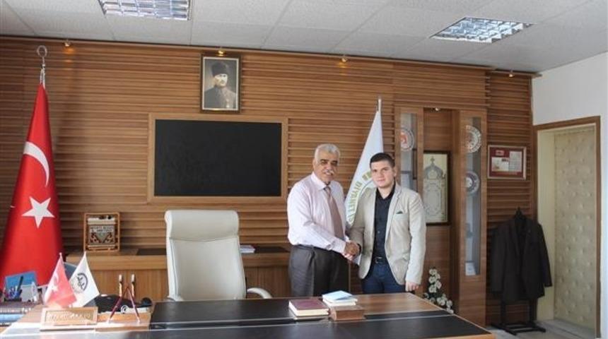 Bir g&uuml;nl&uuml;ğ&uuml;ne il m&uuml;ft&uuml;s&uuml; oldu