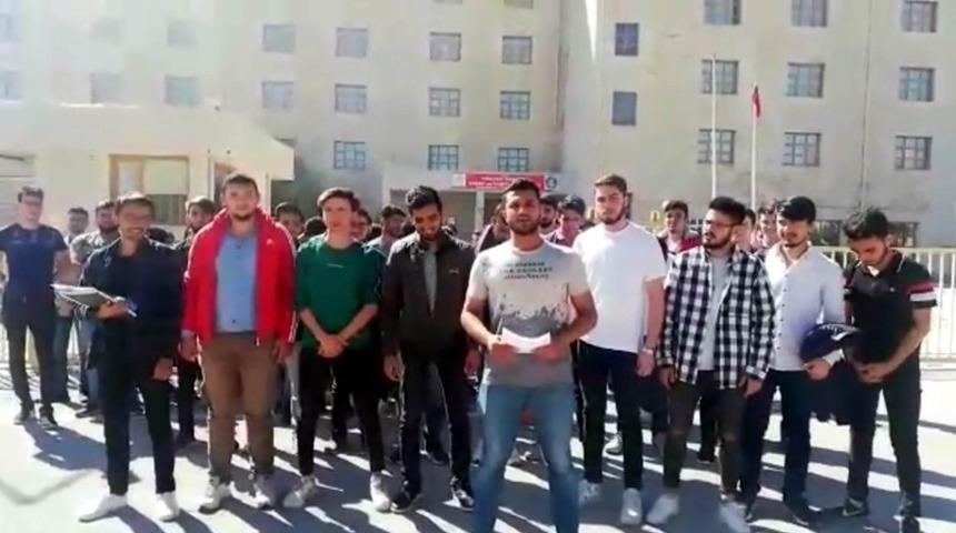 Cihanbeyli&rsquo;de &uuml;niversite &ouml;ğrencileri yurtlarının a&ccedil;ılmasını istiyor