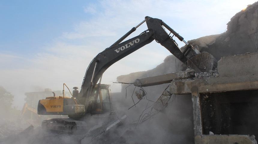 Tinercilerin meskeni bir bir yıkıldı