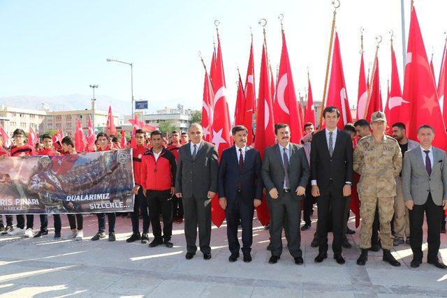 Öğrencilerden, Barış Pınarı Harekatı’na destek yürüyüşü