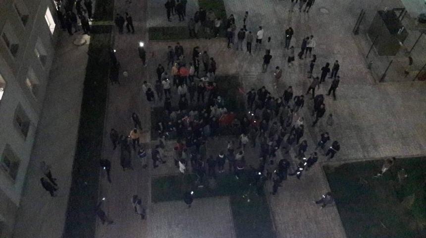 Yurtta kalan &ouml;ğrencilerden Mehmet&ccedil;iğe destek