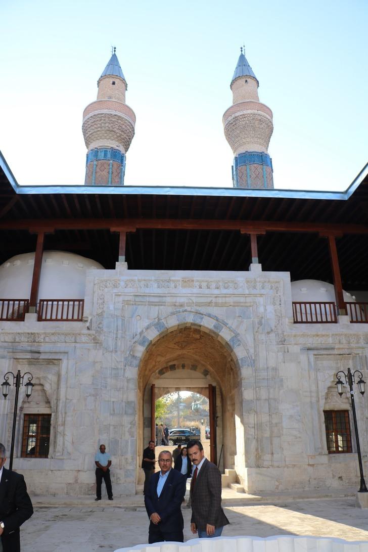 748 yıllık Gök Medrese müzeye dönüştürülüyor G2