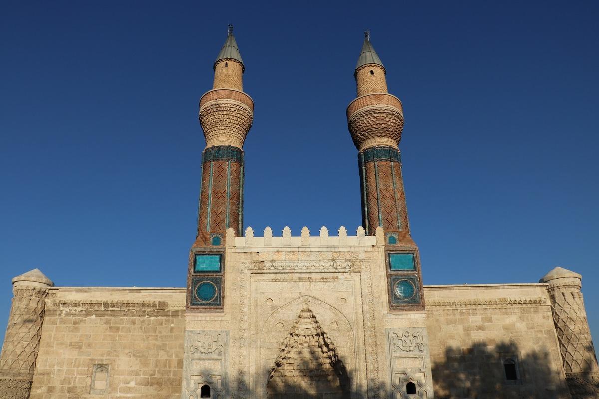 748 yıllık G&ouml;k Medrese m&uuml;zeye d&ouml;n&uuml;şt&uuml;r&uuml;l&uuml;yor