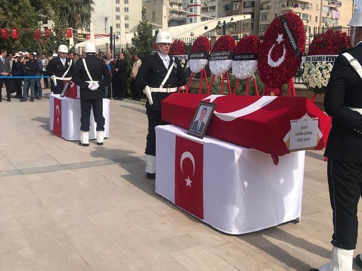 Akçakale'deki saldırıda şehit olan Muhammed Omar ve Cihan Güneş için tören düzenlendi G5