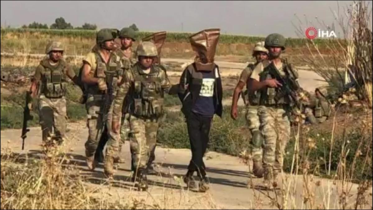  Barış Pınarı Harekatı'nda ter&ouml;ristlerin yakalanma anı g&ouml;r&uuml;nt&uuml;leri! 