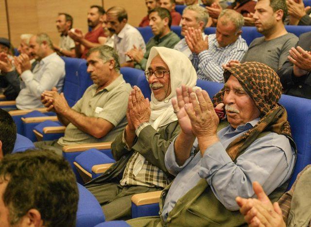 Büyükşehir Belediyesi’nden çiftçilere sertifikalı tohum