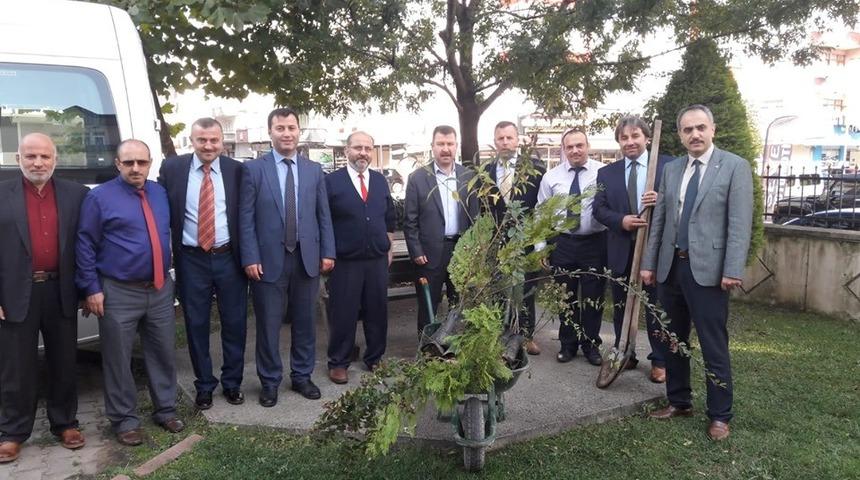 Din g&ouml;revlileri fidan dikti