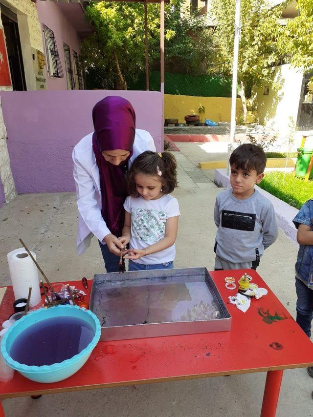 Sason’da minik öğrenciler ebru sanatı ile tanıştı