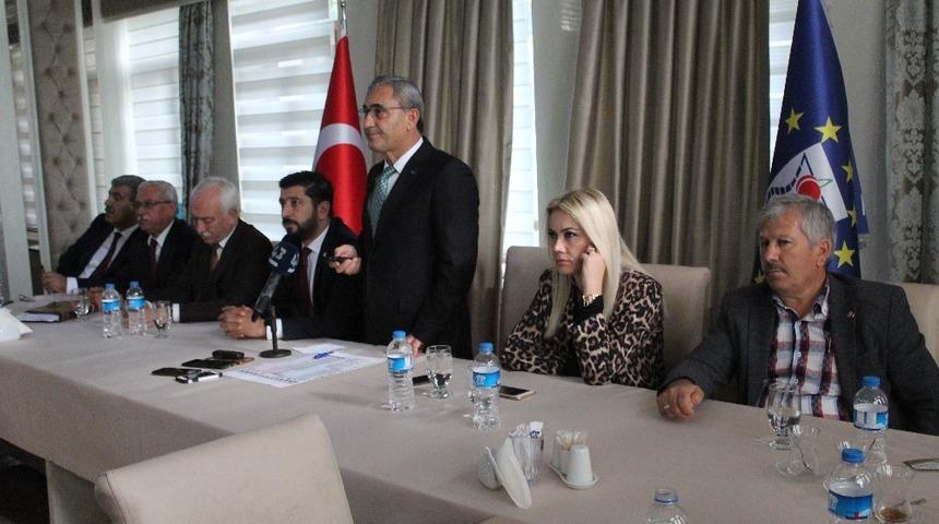 Başkan Alim Işık: "K&uuml;tahya yeni yılda zengin iller arasında olacak"