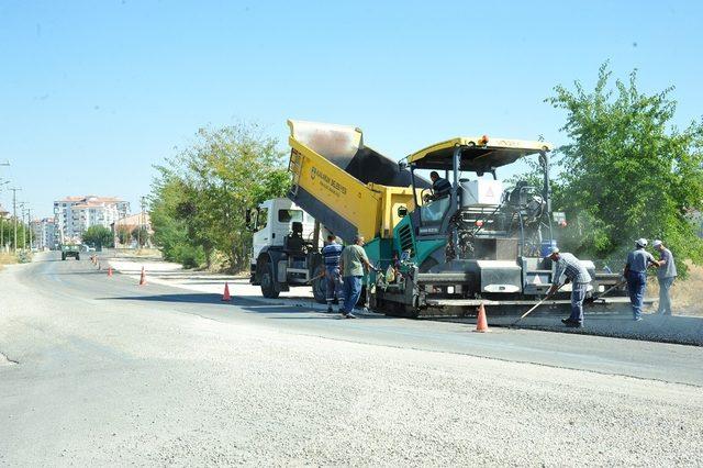 Karaman Belediyesi kış öncesi yollarda bakım ve onarım çalışması yapıyor