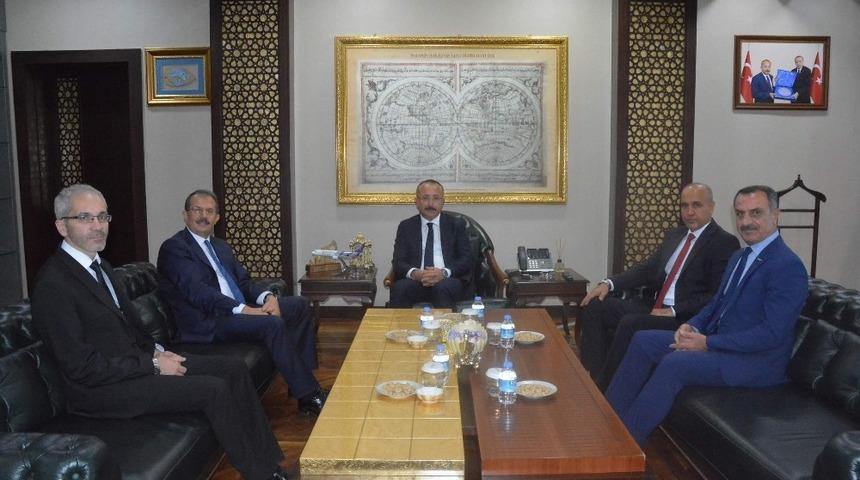 İZDES heyetinden Vali Atik&rsquo;e ziyaret