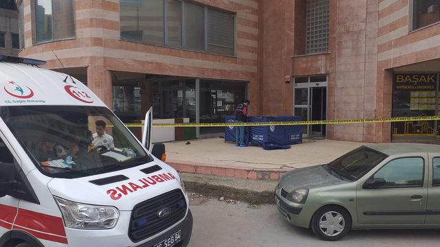 13 &uuml;nc&uuml; kattan atlayan Azeri kadın &ouml;ld&uuml;, cebinden intihar notu &ccedil;ıktı 2