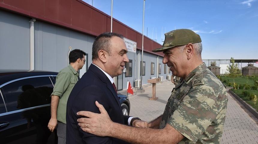 Vali Soyt&uuml;rk&rsquo;den T&uuml;mgeneral Uzun&rsquo;a ziyaret