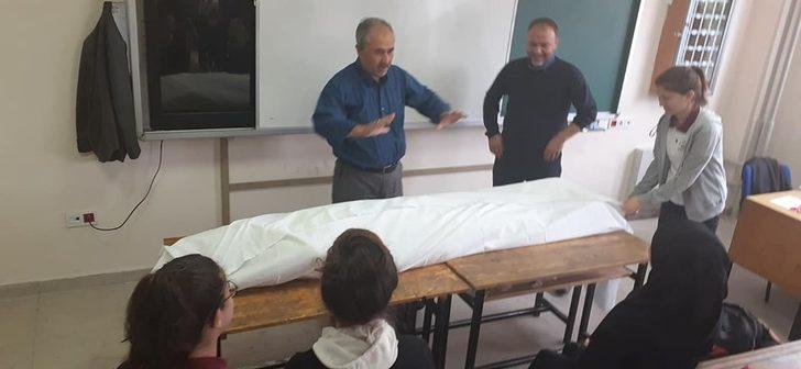 Din öğretmeninden uygulamalı tekfin dersi G3