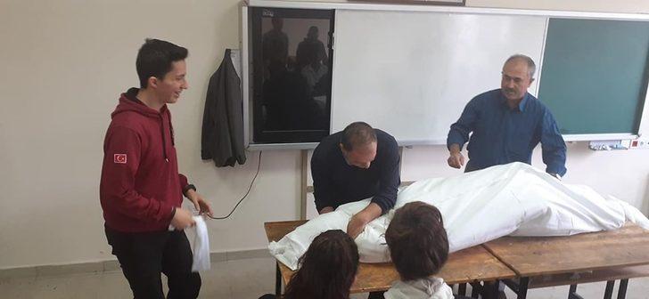 Din öğretmeninden uygulamalı tekfin dersi G5